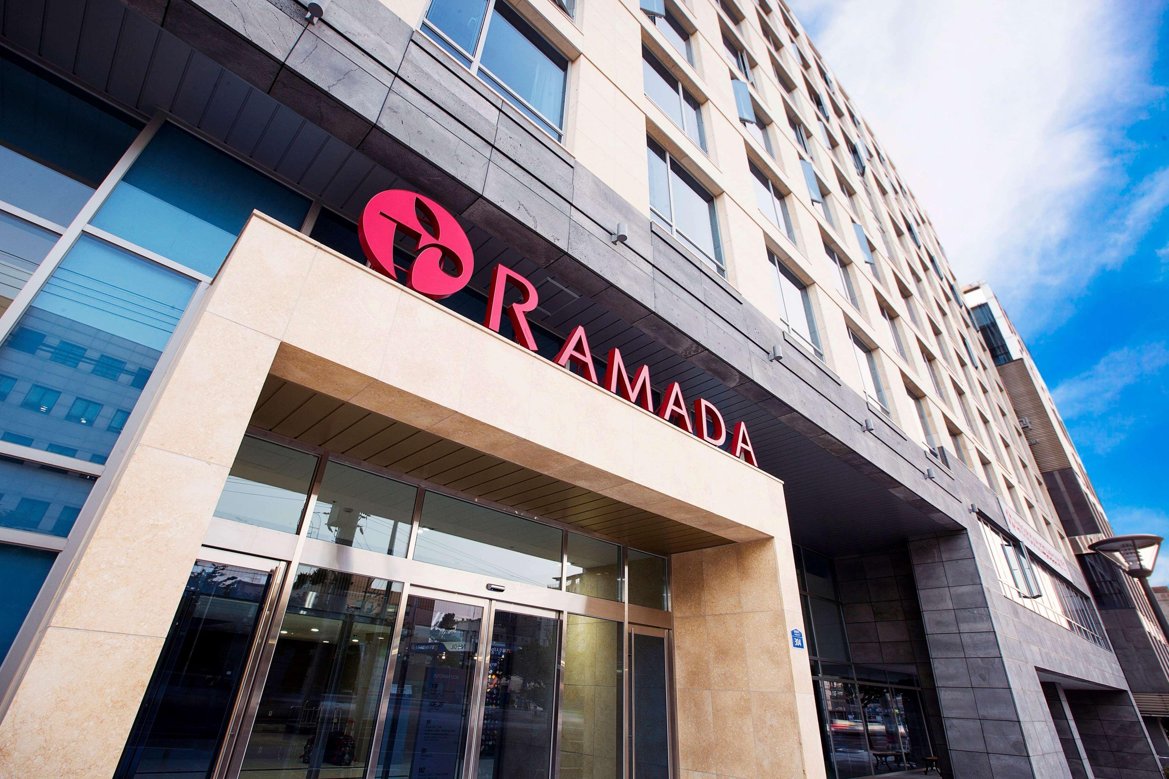Ramada By Wyndham Jeju City Hall Экстерьер фото